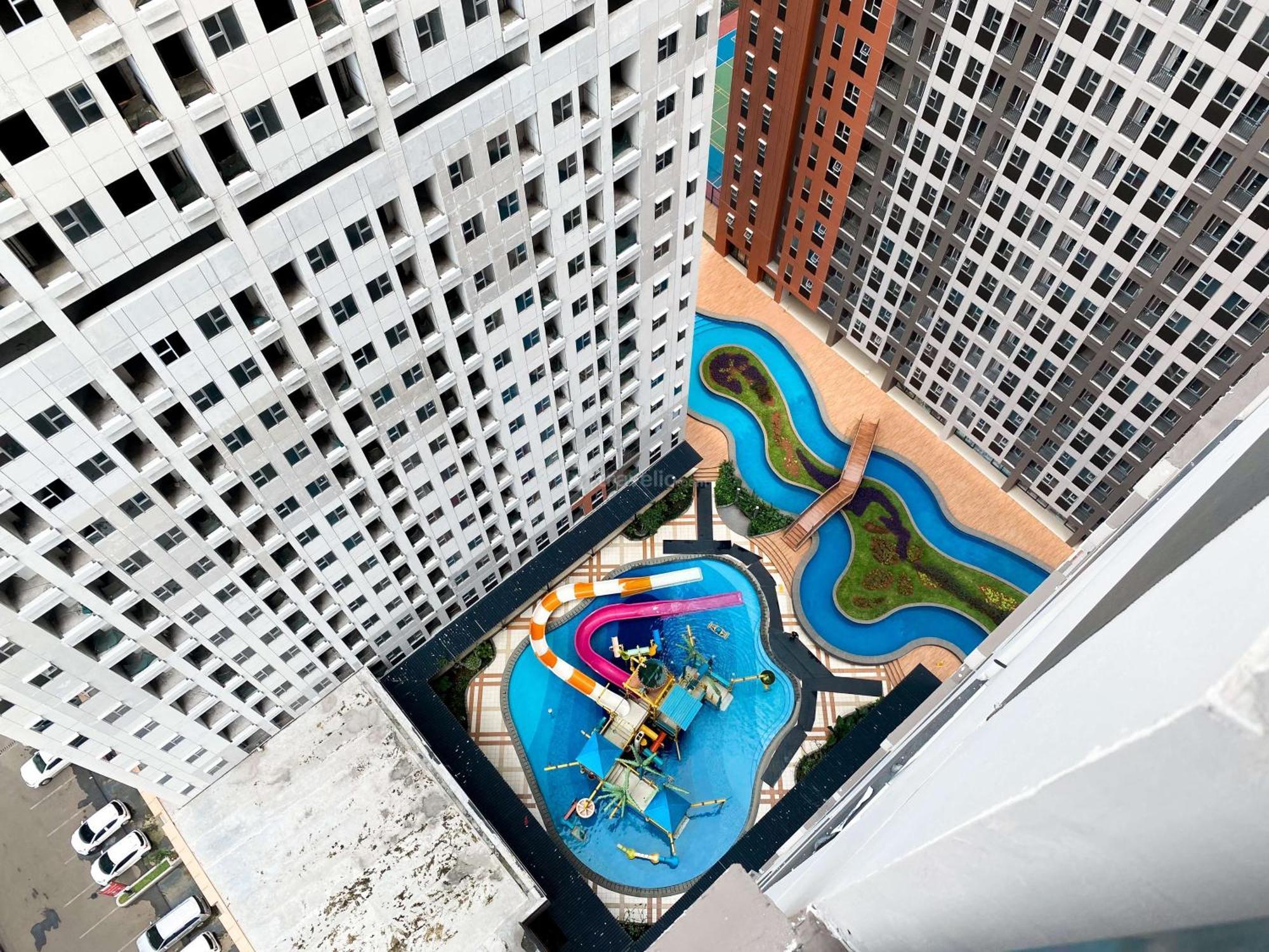 Apartemen Homey And Well Design Transpark Juanda Timur By Travelio Bekasi