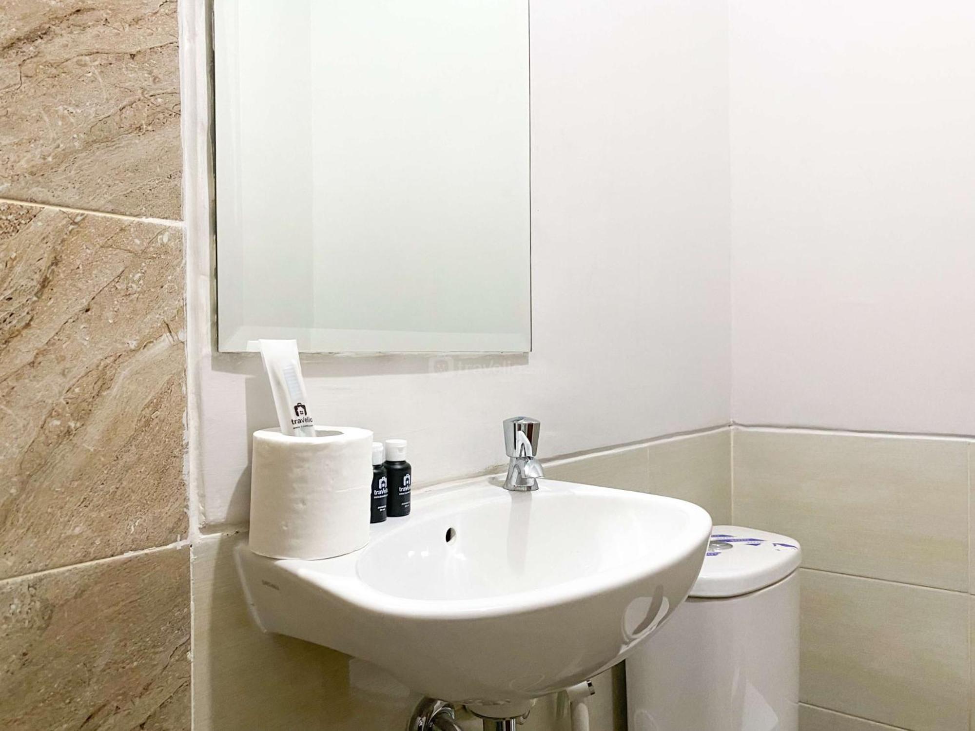 Homey And Well Design Transpark Juanda Timur By Travelio *