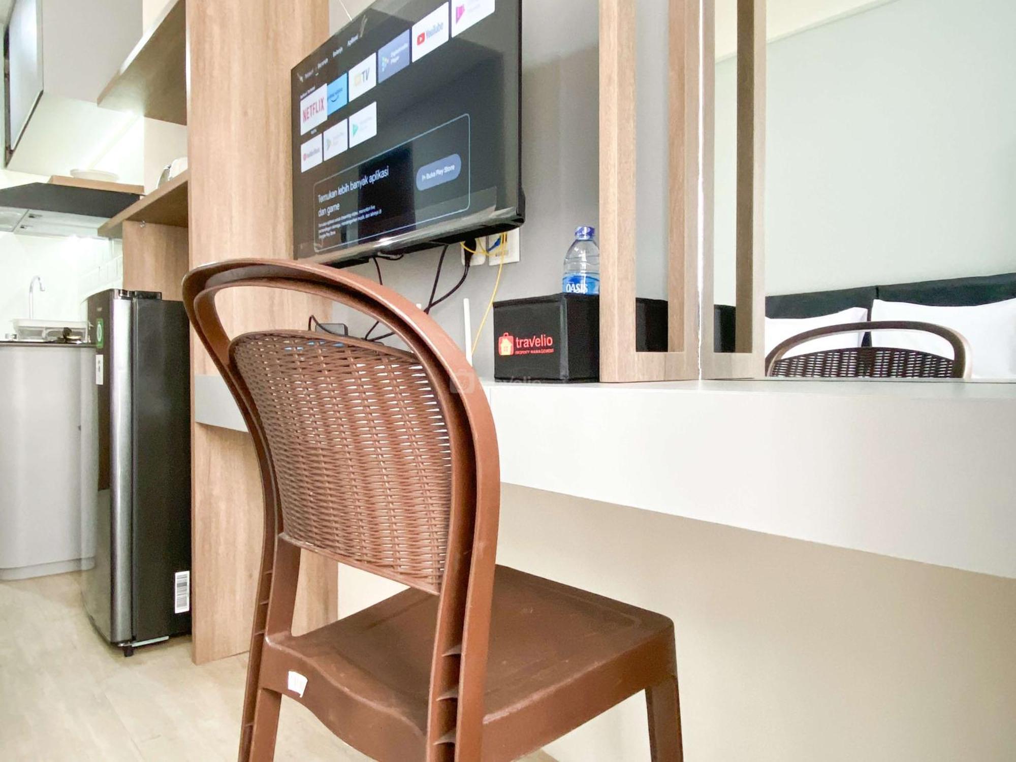 Homey And Well Design Transpark Juanda Timur By Travelio Apartemen *